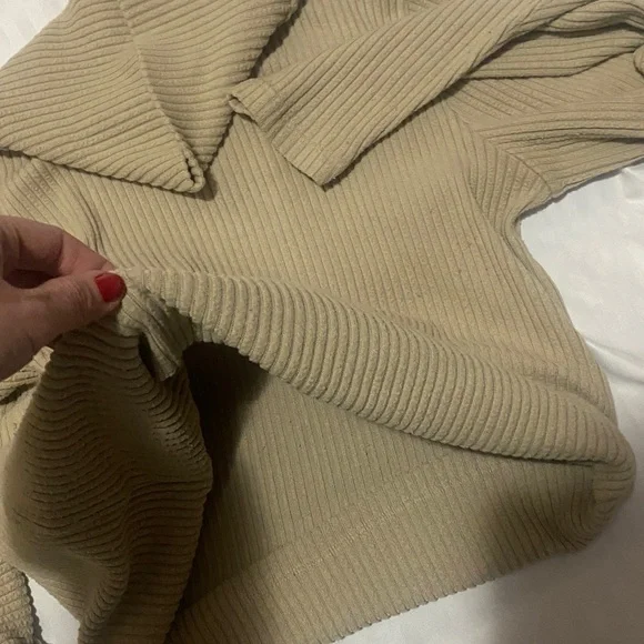 Aritzia💗Babaton Soft Ribbed Mockneck - Picture 6 of 10